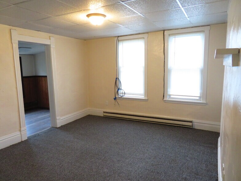 Building Photo - 327 W Brady St