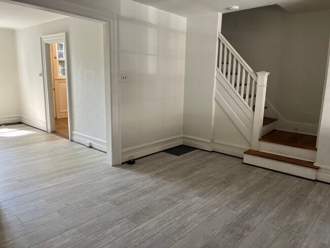 Building Photo - 3 Bedroom 1 Bath Home in Lancaster City