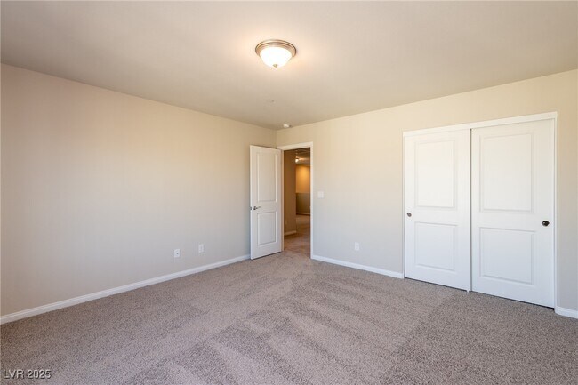 Building Photo - 480 Silverweed Ave