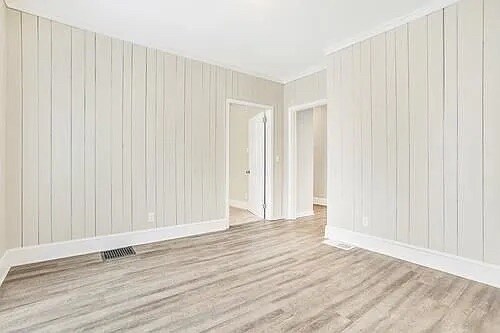 Building Photo - Room in House on Hutchens Rd SE