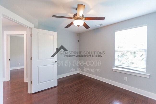 Building Photo - 1041 Honey Bush Cir