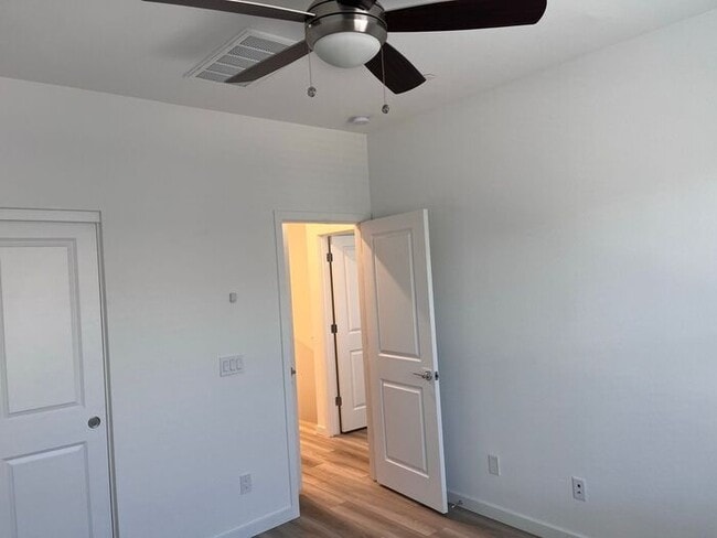Building Photo - TOWN HOME WITH COMMUNITY POOL , GATED COMMUNITY in GILBERT!