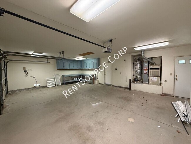 Building Photo - 38758 Almador Ct