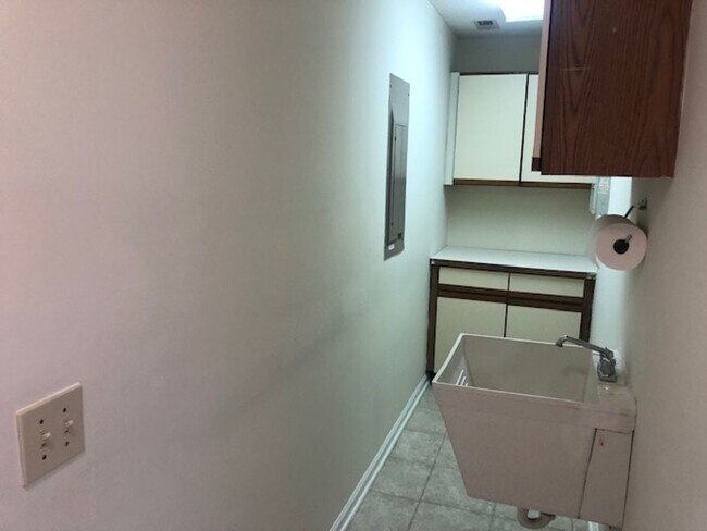 Building Photo - 578 Aspen Loop