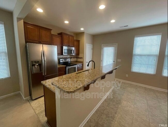 Building Photo - 1015 Grand Ridge Dr