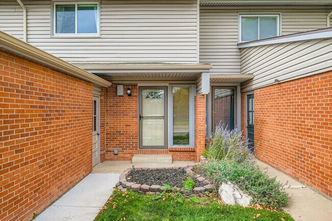 Building Photo - 1858 Centaur Cir