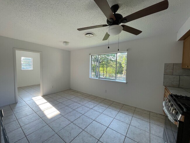 Building Photo - 102 Butler Ave