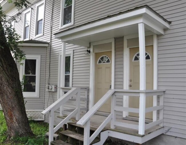 Primary Photo - 418 Matthew St