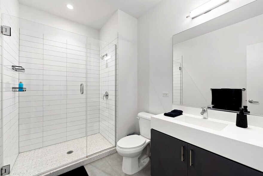 Building Photo - 720 S Wells St