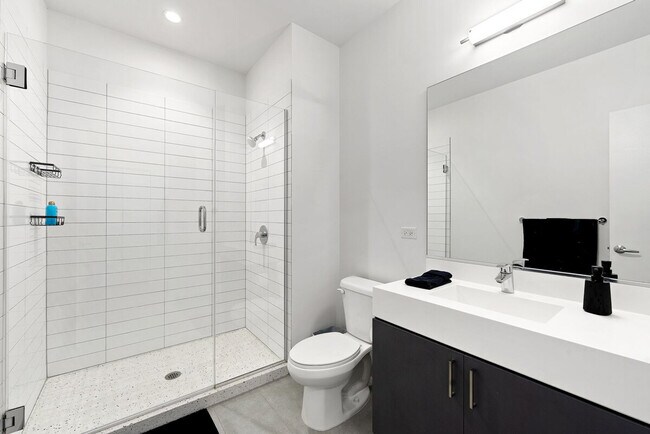 Building Photo - 720 S Wells St