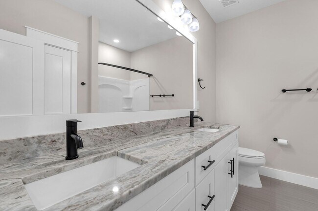 Building Photo - Modern 3 Bedroom Townhome!!