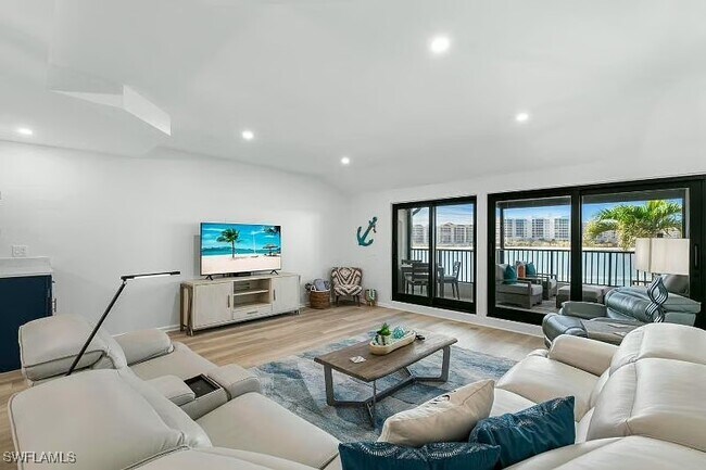 Building Photo - 310 La Peninsula Blvd
