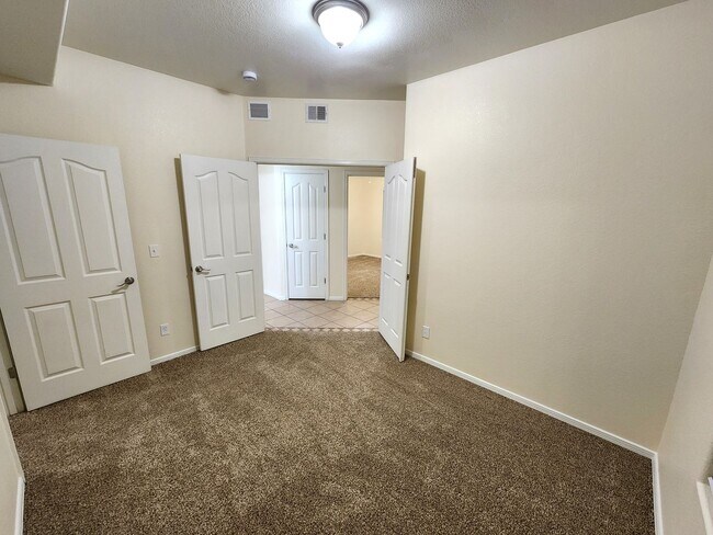 Building Photo - 1219 Gunsight Peak Dr