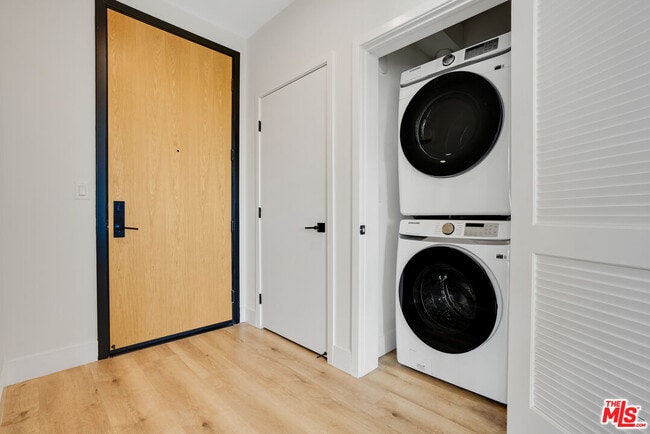 Building Photo - 5813 Lexington Ave