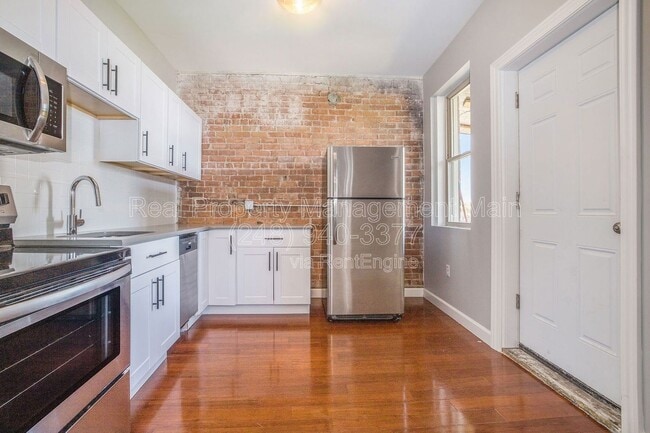 Interior Photo - Woodward Lofts
