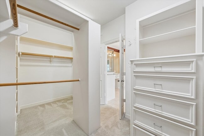 Building Photo - 1119 Gardencrest Ln