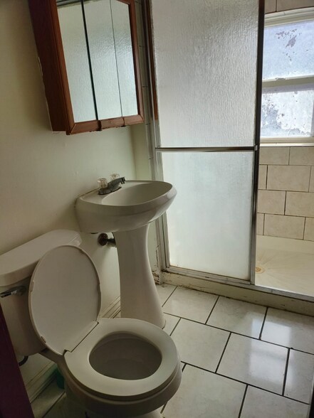 Building Photo - 5925 S Richmond St