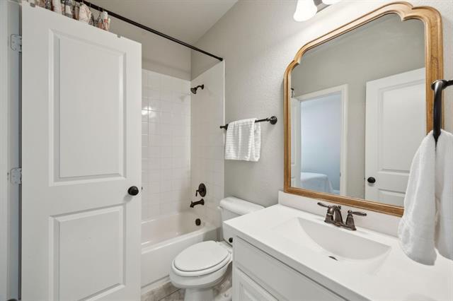 Building Photo - 6800 Barolo Dr