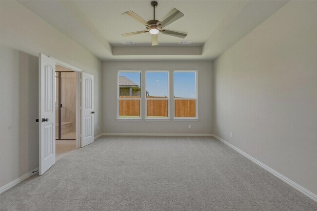 Building Photo - 2105 Bluebird Ln