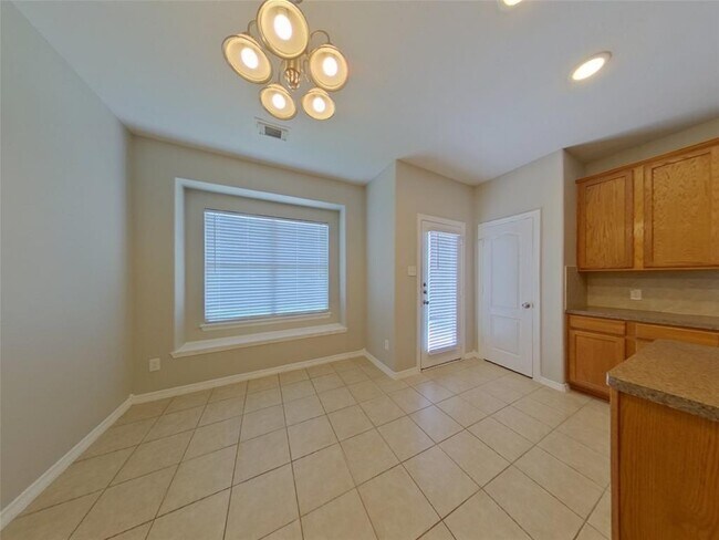 Building Photo - 28818 Hidden Cove Dr