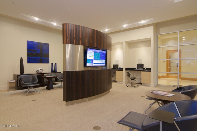 Building Photo - 1431 Riverplace Blvd