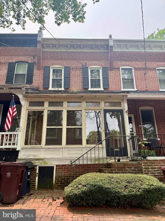 Building Photo - 924 Lovering Ave