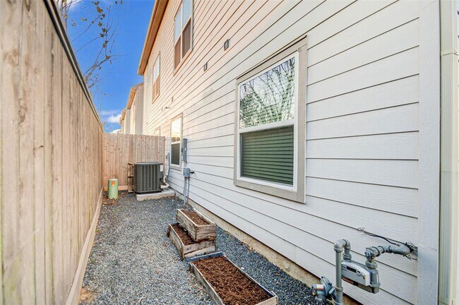 Building Photo - 152 Knightsbridge Park Ln
