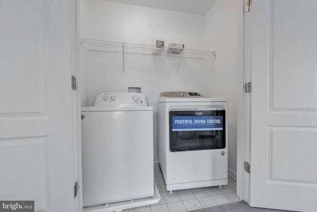 Building Photo - 8008 Hubble Dr