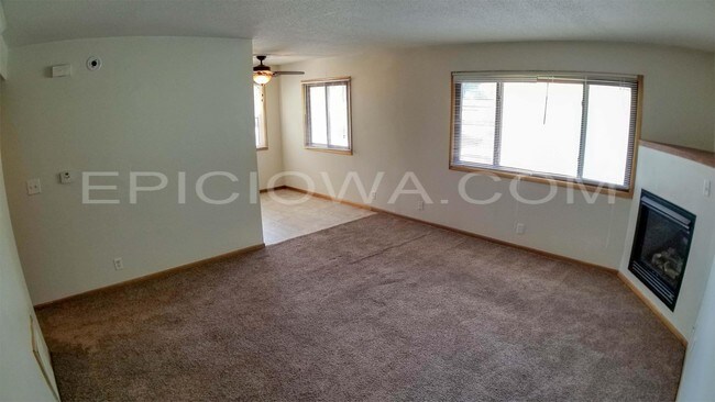 Primary Photo - 1211 O Ave Pl NE