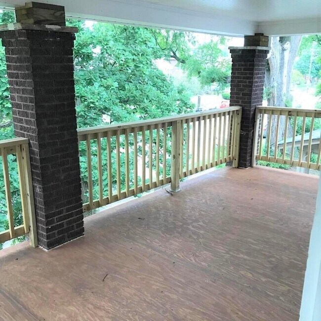 Building Photo - 1596 N 4th St