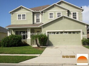 Building Photo - Large Family Home with Screened Pool