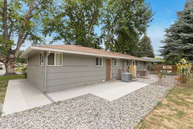 Building Photo - 1119 Winona Dr