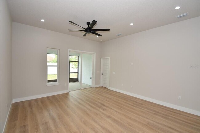 Building Photo - 18 Wood Amber Ln