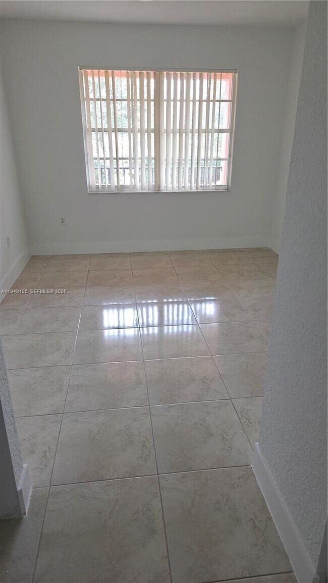 Building Photo - 2101 Belmont Ln