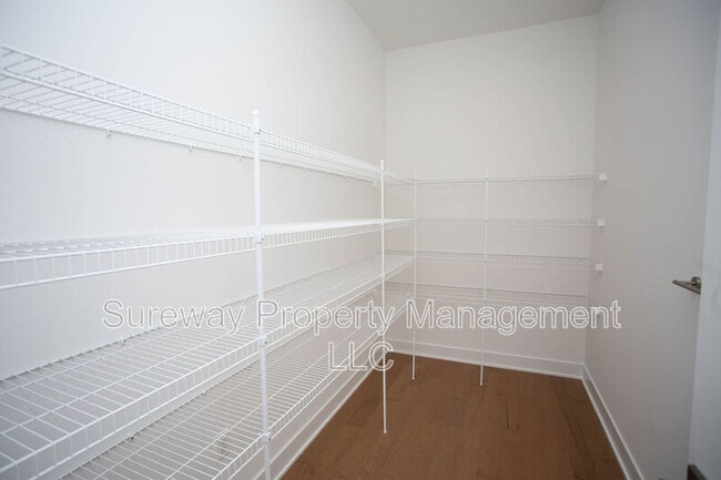 Building Photo - 7 Cole Pl