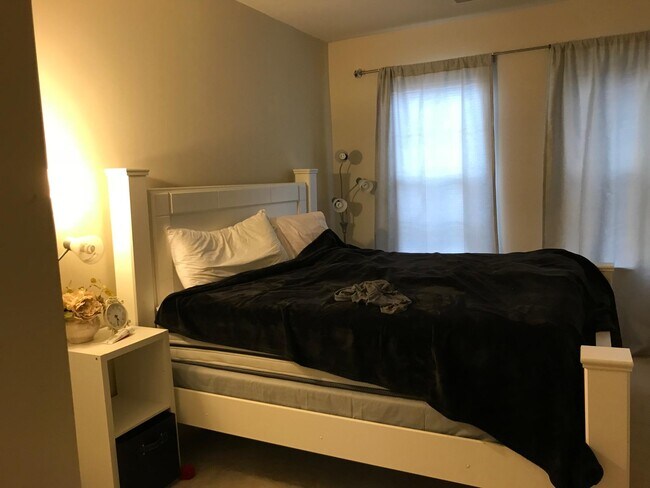 Building Photo - 42530 Mayflower Terrace