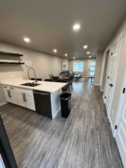 Building Photo - 2508 Castle Pines Dr