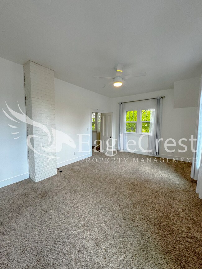 Building Photo - Downtown Walla Walla 4 Bedroom Farmhouse with Modern Comforts $200.00 OFF 2nd MONTHS RENT!!!