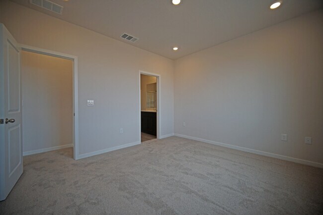 Building Photo - brand-new, never-before-lived-in 3-bedroom, 2-bathroom home with solar!
