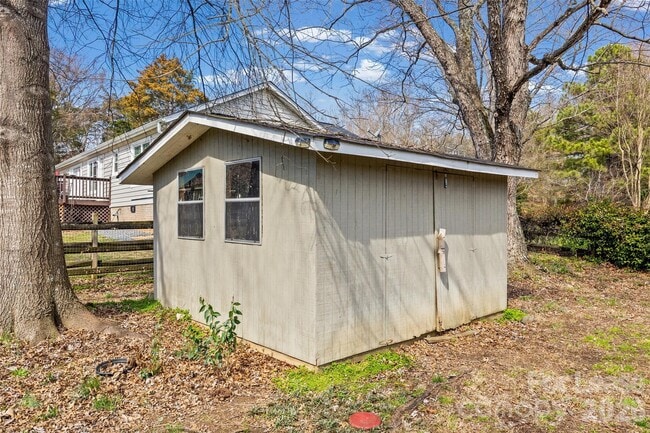 Building Photo - 11501 Winding Way Rd