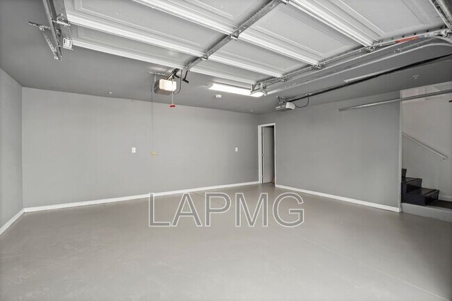 Building Photo - 9842 Portola Dr