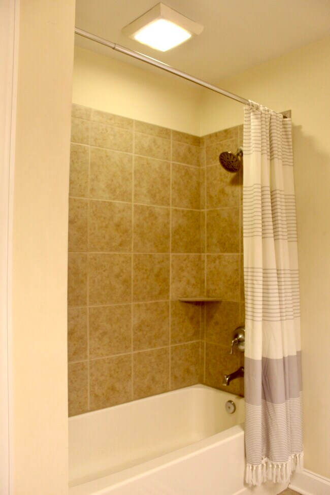 Building Photo - 6831 Main St