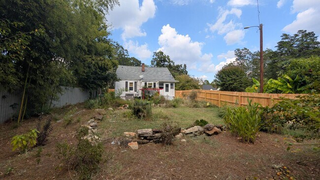 Building Photo - 126 E Wilburn Ave