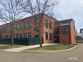 Building Photo - 1 Indian Neck Ave