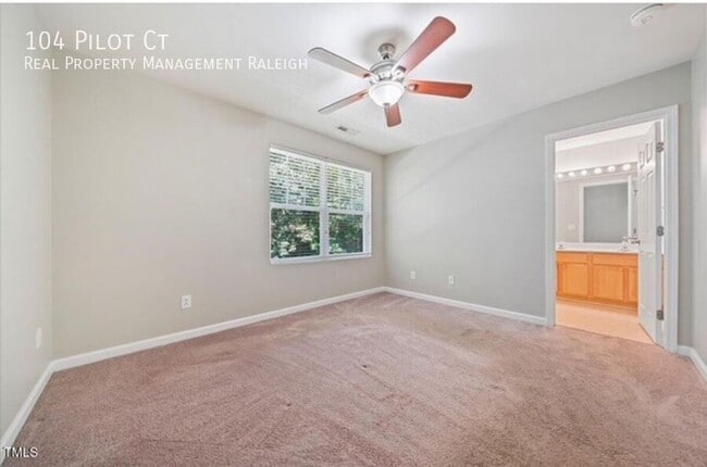 Building Photo - 104 Pilot Ct