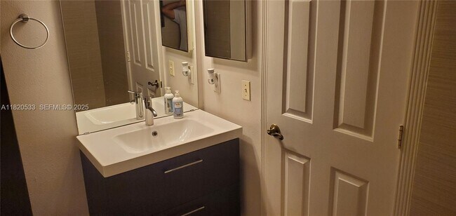 Building Photo - 3937 NW 122nd Terrace