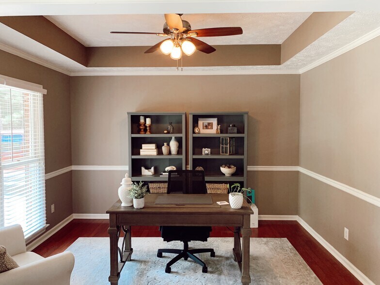 Office / Dining Room - 121 Rothbury Dr