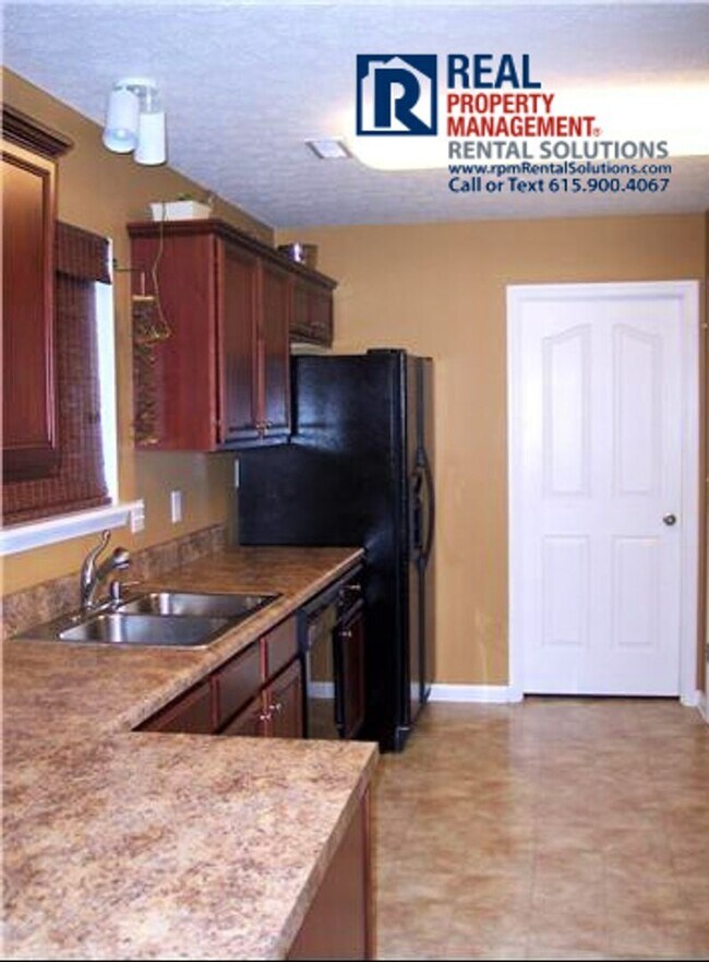 Building Photo - Available soon! Wonderful 3 bedroom home in Murfreesboro! Attached garage! Zoned for new Poplar H...