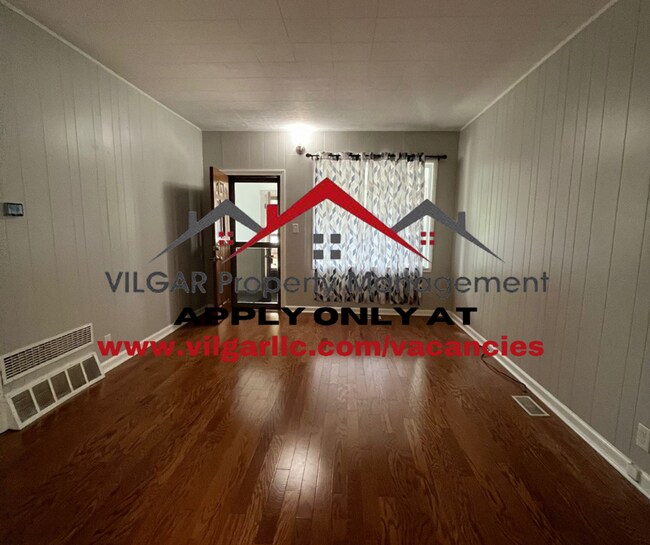 Building Photo - 2426 Schrage Ave