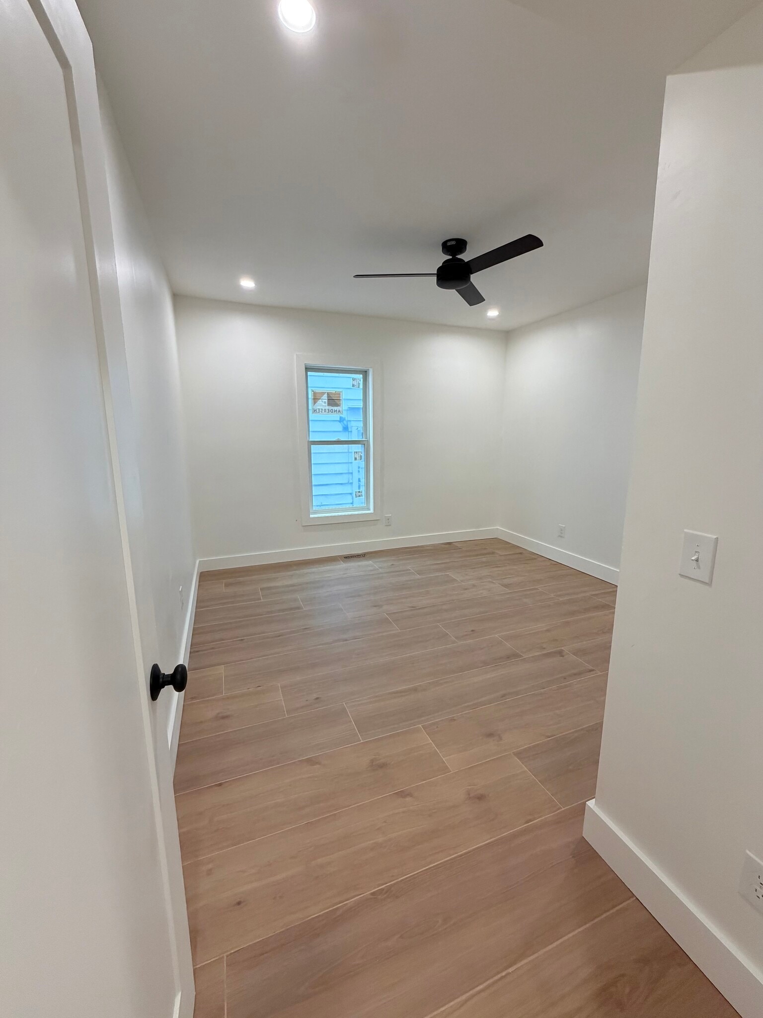 Building Photo - 1345 W 67th St